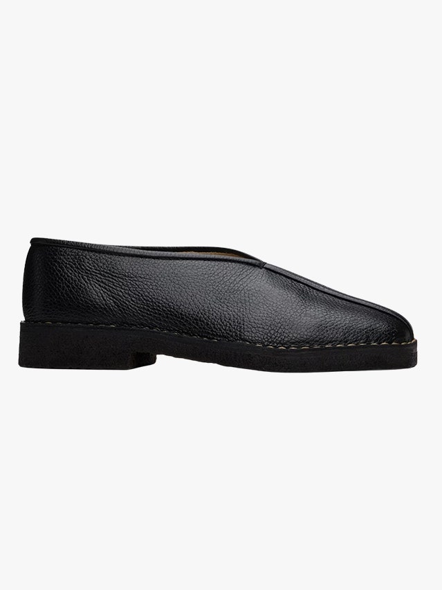 Image may contain Clothing Footwear Shoe and Sneaker