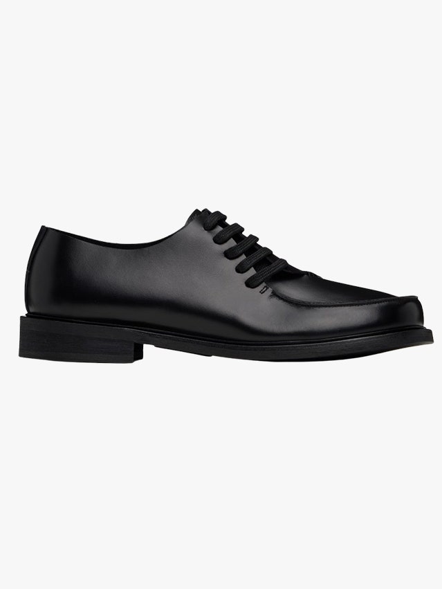 Image may contain Clothing Footwear Shoe and Sneaker